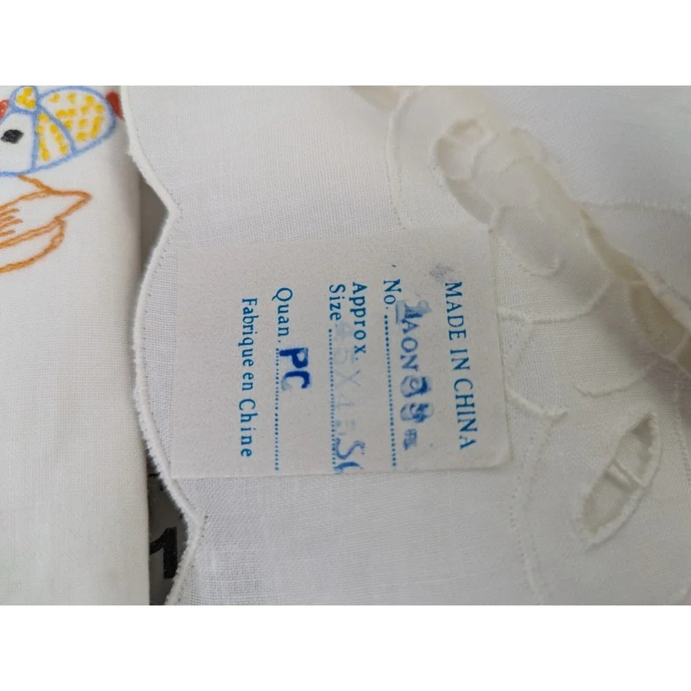Hand Embroidered‎ White Tablecloth Lot of 2 Chicks 42x42